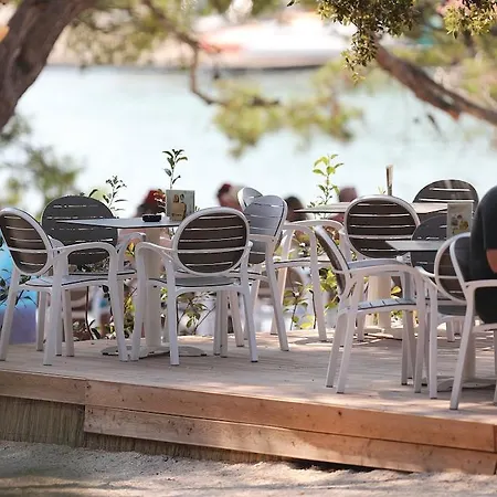 Pine 3* Pakoštane