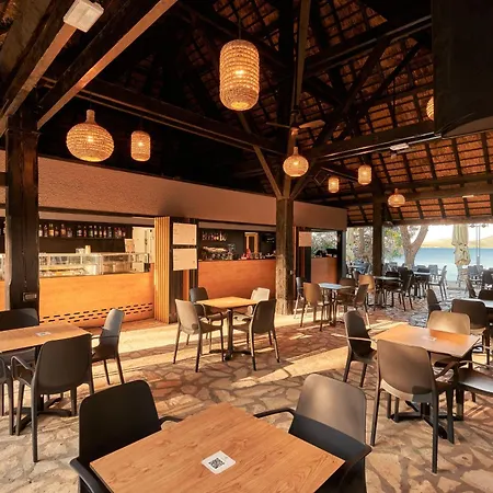 Pine Beach Bungalows All Inclusive פארק נופש 3*