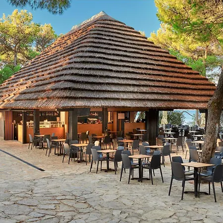 Pine Beach Bungalows All Inclusive 3* פאקוסטאן