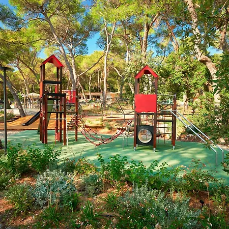 פארק נופש Pine Beach Bungalows All Inclusive פאקוסטאן