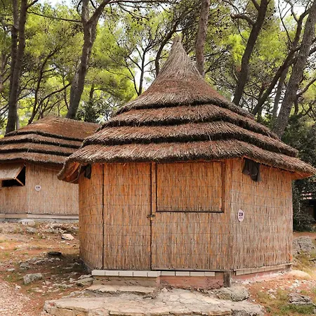 Üdülőpark Pine