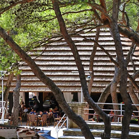 Pine Beach Bungalows All Inclusive 3* פאקוסטאן