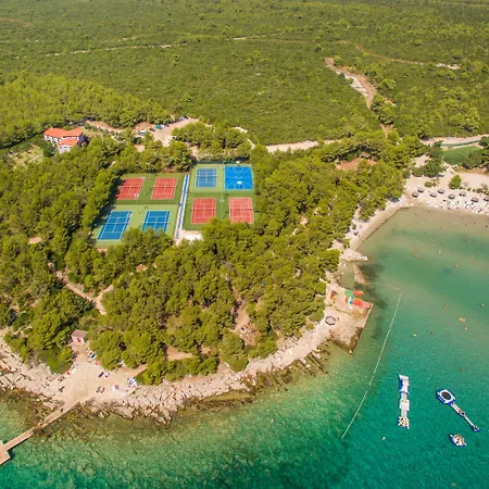 Üdülőpark Pine Pakoštane