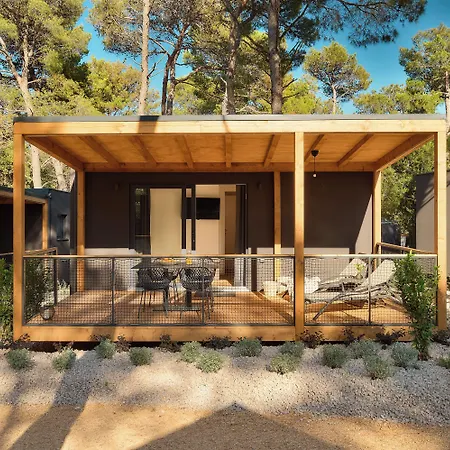 ホリデーパーク Pine Pakoštane