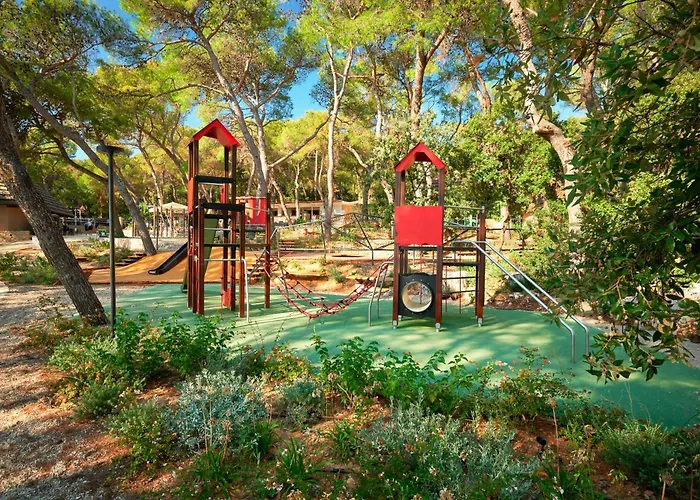 Vakantiepark Pine Beach Bungalows All Inclusive Pakoštane