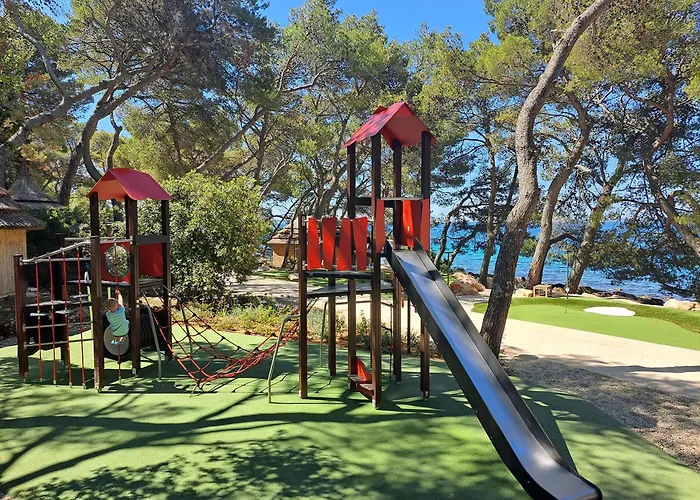 פארק נופש Pine Beach Bungalows All Inclusive פאקוסטאן
