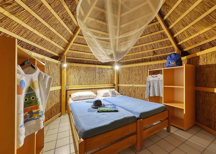 Pine Beach Bungalows All Inclusive 3* פאקוסטאן