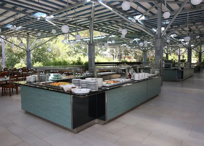 פארק נופש Pine Beach Bungalows All Inclusive 3*