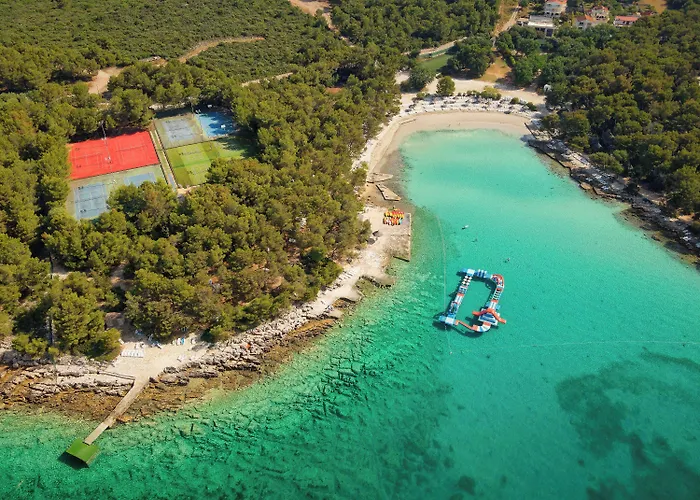Vakantiepark Pine Beach Bungalows All Inclusive Pakoštane