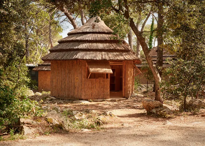 Pine Beach Bungalows All Inclusive 3* פאקוסטאן