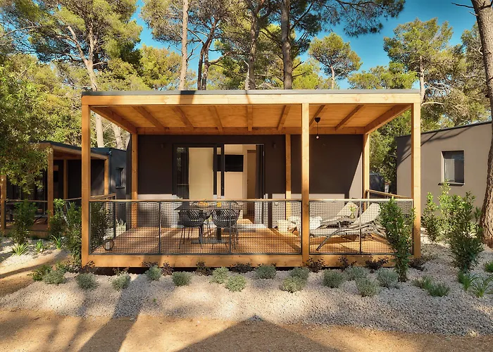 פארק נופש Pine Beach Bungalows All Inclusive פאקוסטאן