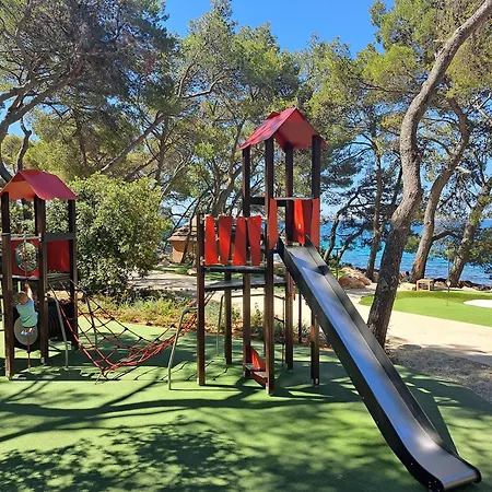 Parco vacanze Pine - Light Pakoštane