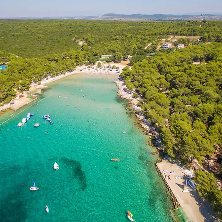 Pine Tatil parkı Pakoštane