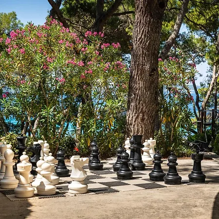 Pine Tatil parkı 3*