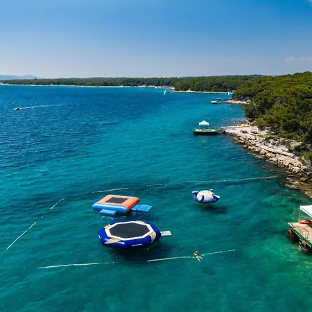 Pine Tatil parkı Pakoštane