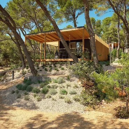 Pine 3* Pakoštane